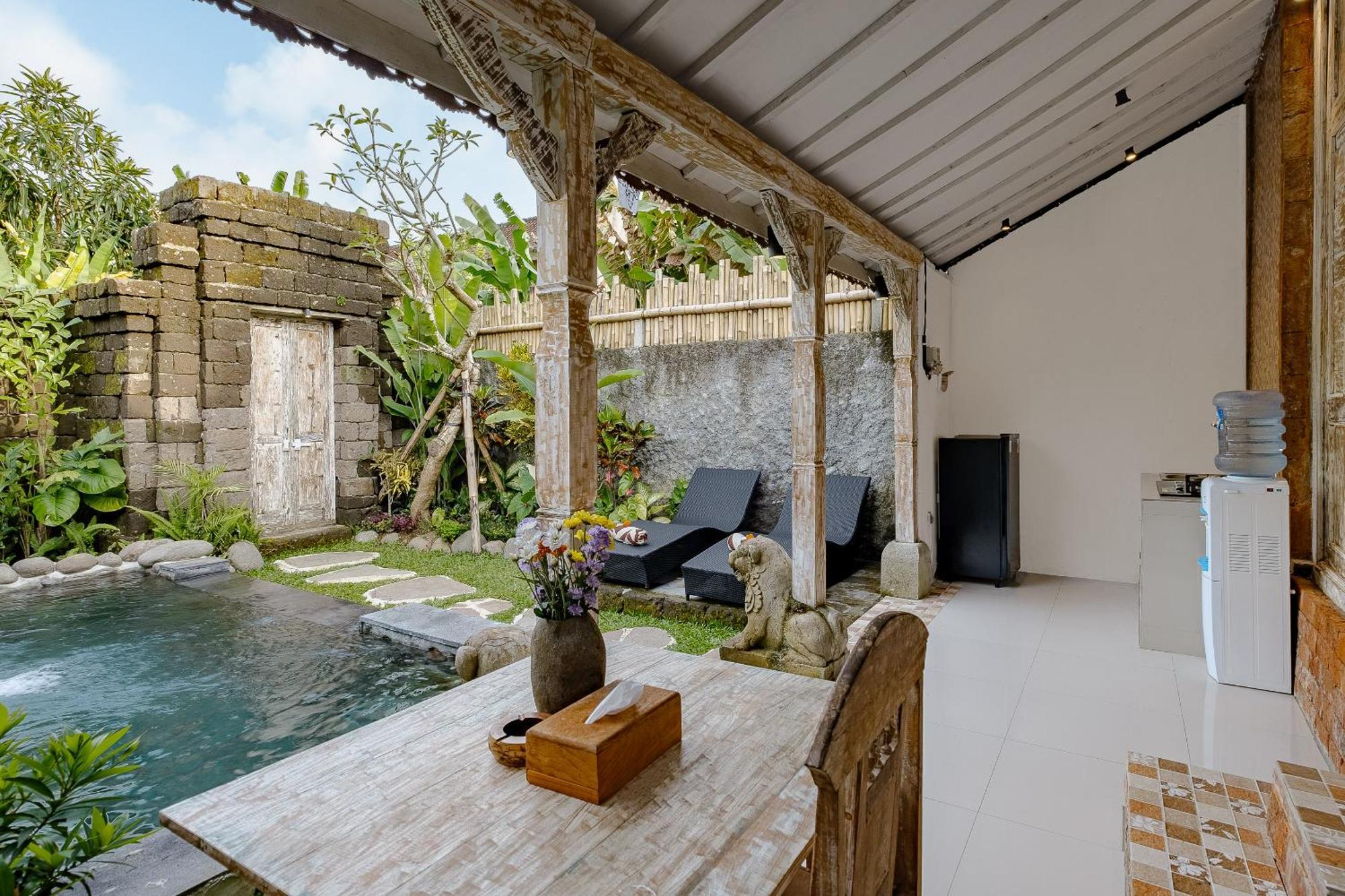 Villa Pratiwi *